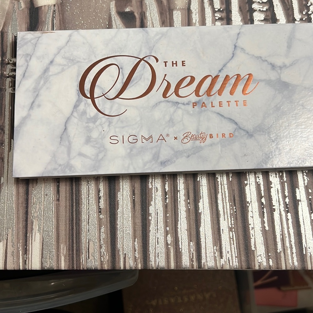 THE DREAM PALETTE
